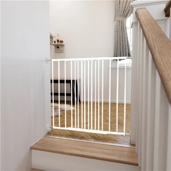 Dogspace Lucky extending pet gate, White