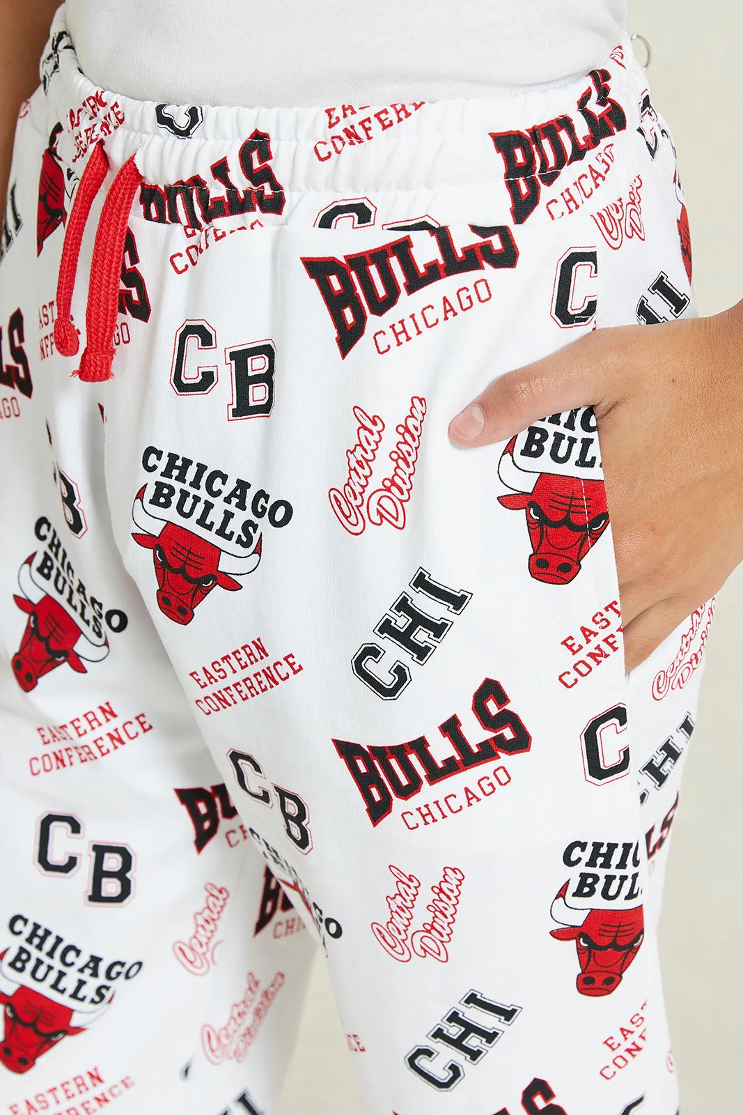 Senior Boys White Chicago Bulls Printed Active Shorts