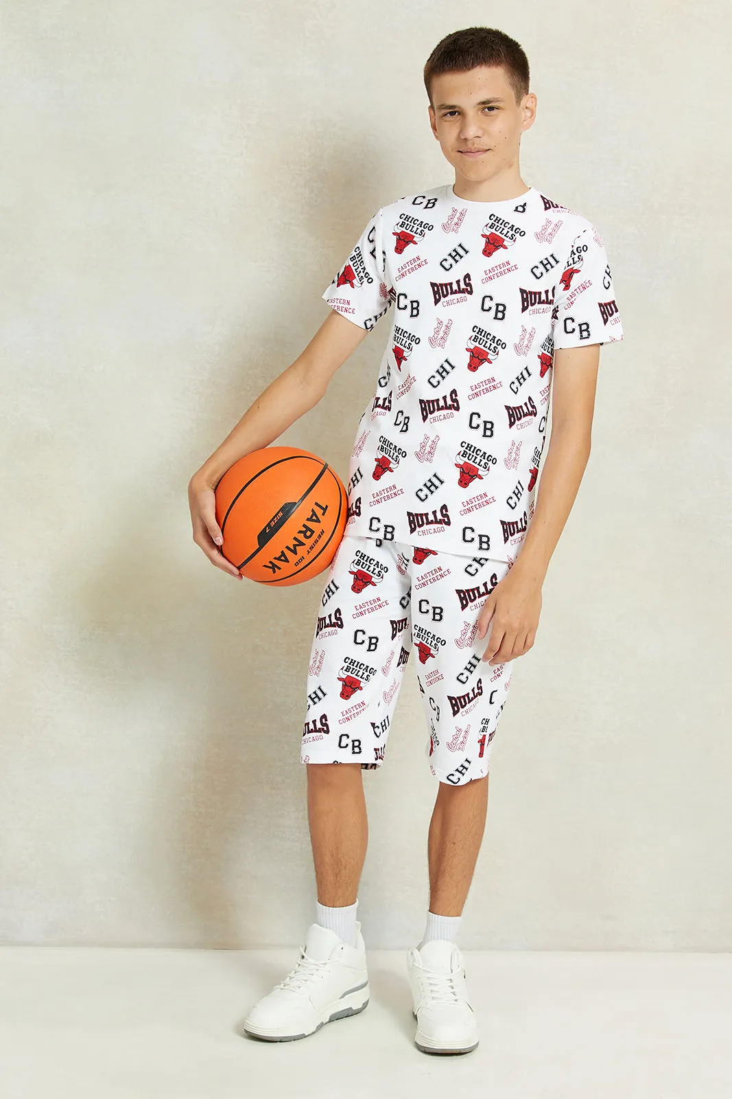 Senior Boys White Chicago Bulls Printed Active Shorts