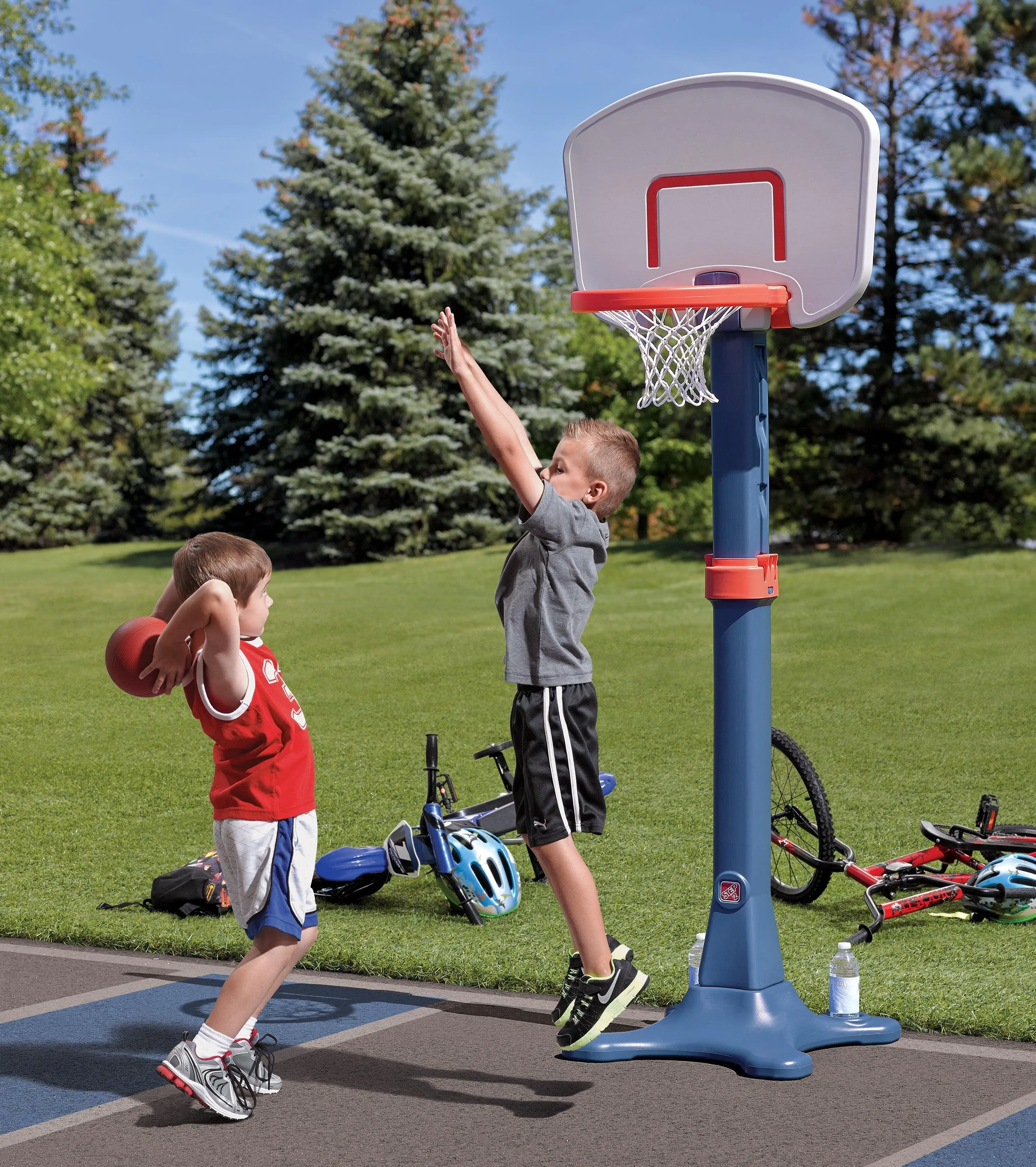 Step2 Shootin' Hoops Pro Basketball Set