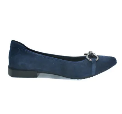 The Flexible Pointed Flat with Ornament in Navy